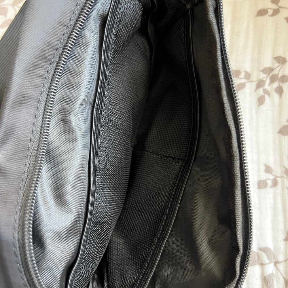 Black Crossbody/belt Bag - Picture 2 of 3